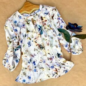 Anthro .• Dolan Araminta Floral Ruffle Sleeve Keyhole Blouse Size M Petite